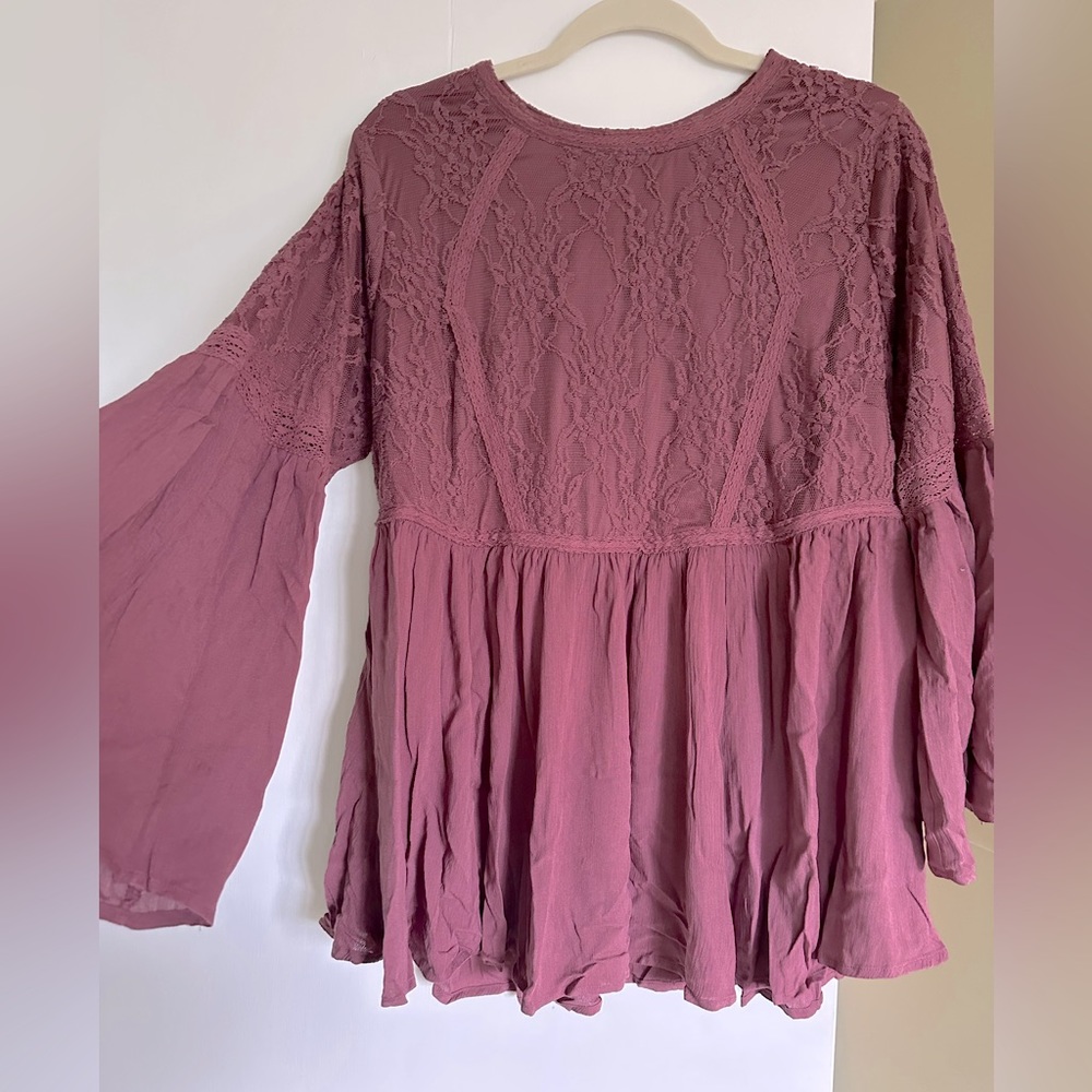 Torrid size 1 lace and crepe material shirt with bell sleeves! Euc